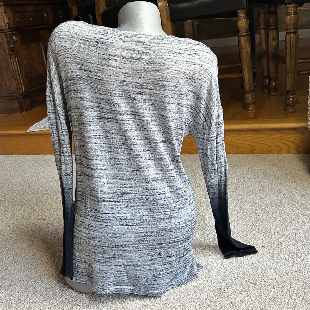 RED HAUTE LIGHTWEIGHT SWEATER - Picture 3 of 5